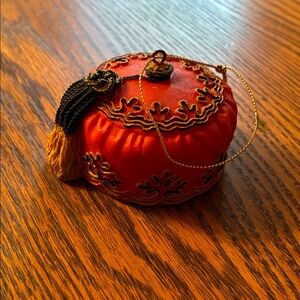 Metropolitan Museum of Art English Lounging Cap Ornament